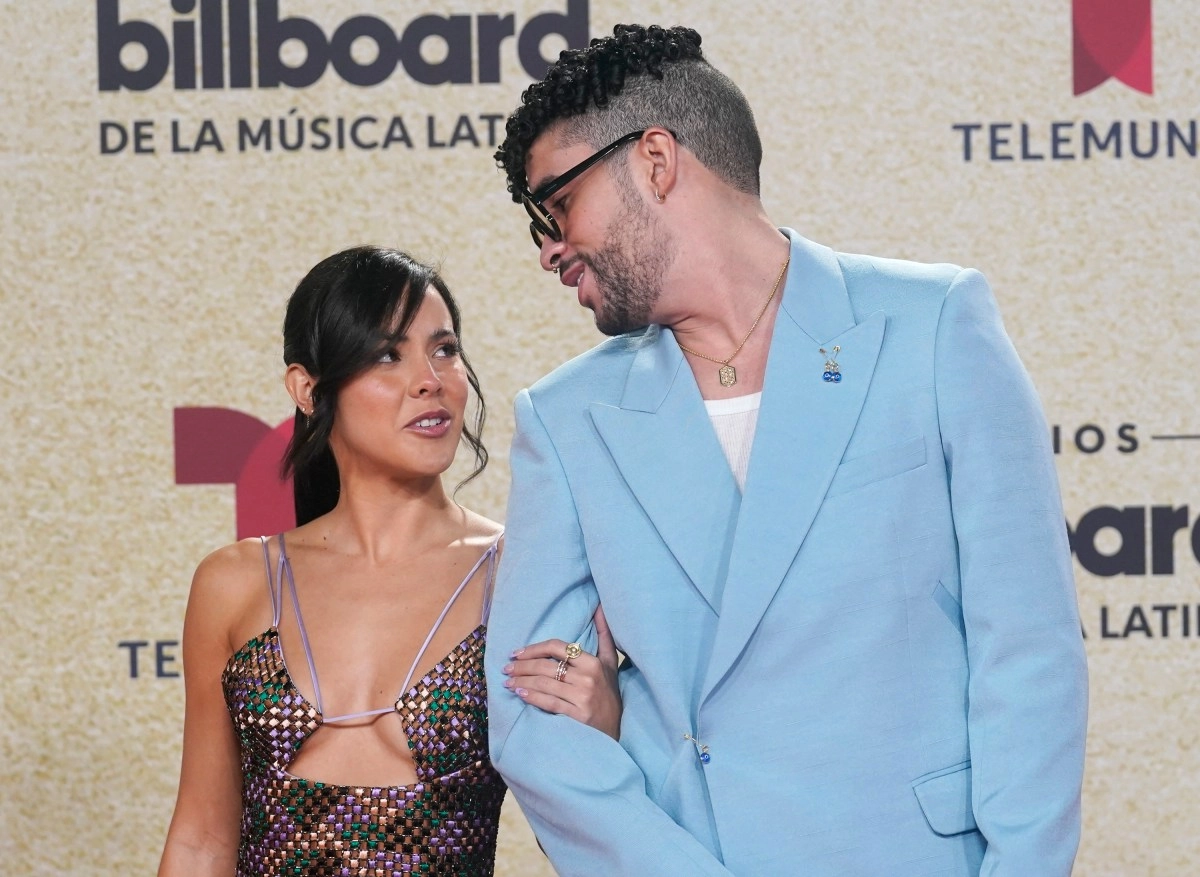 Bad Bunny and Gabriela Berlingeri were caught at Wimbledon
