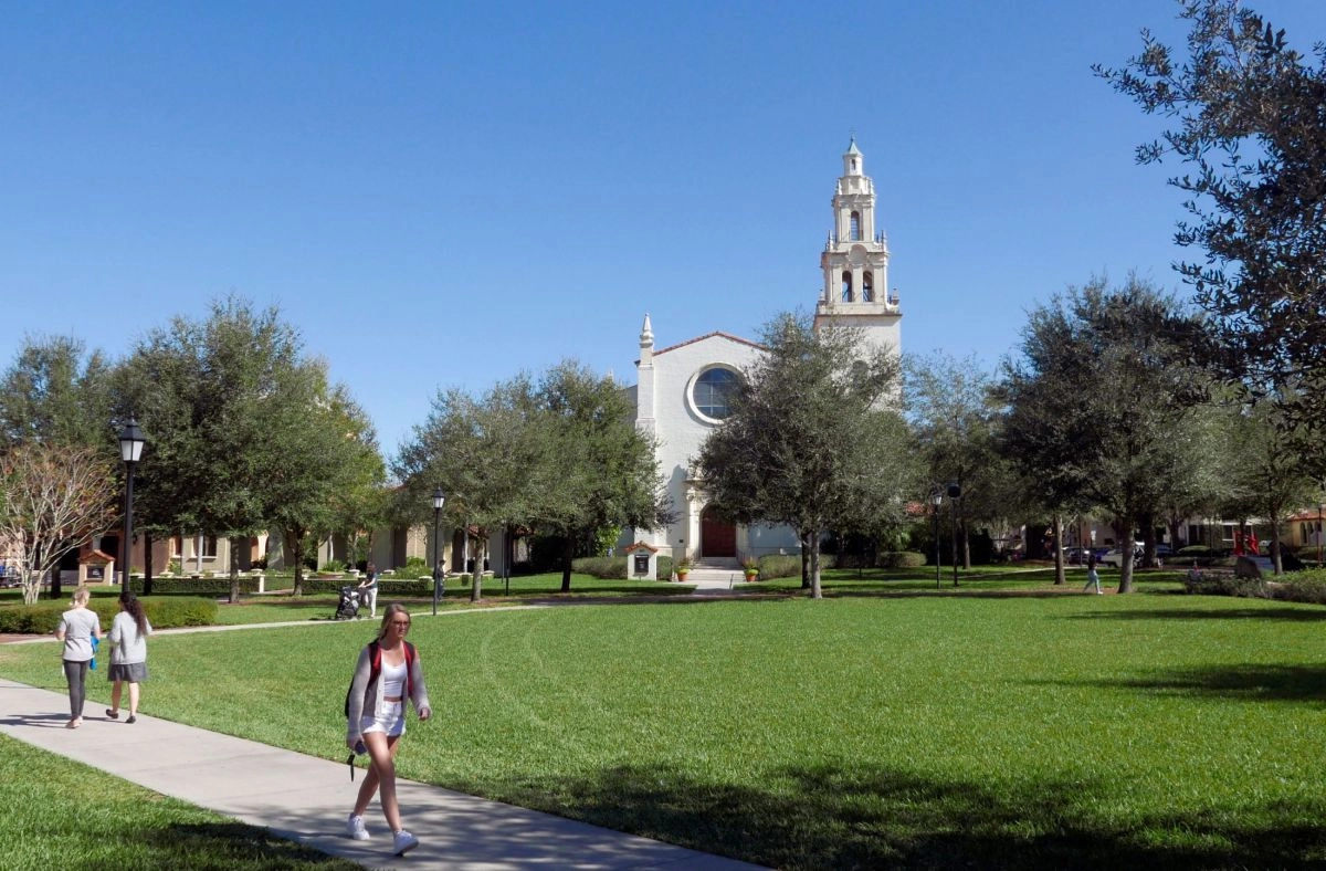 Florida closes the doors of its public schools to thousands of immigrants