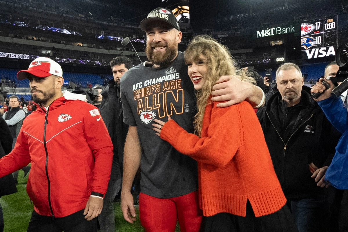 Why didnt Taylor Swift have bridesmaids at her wedding to Travis Kelce
