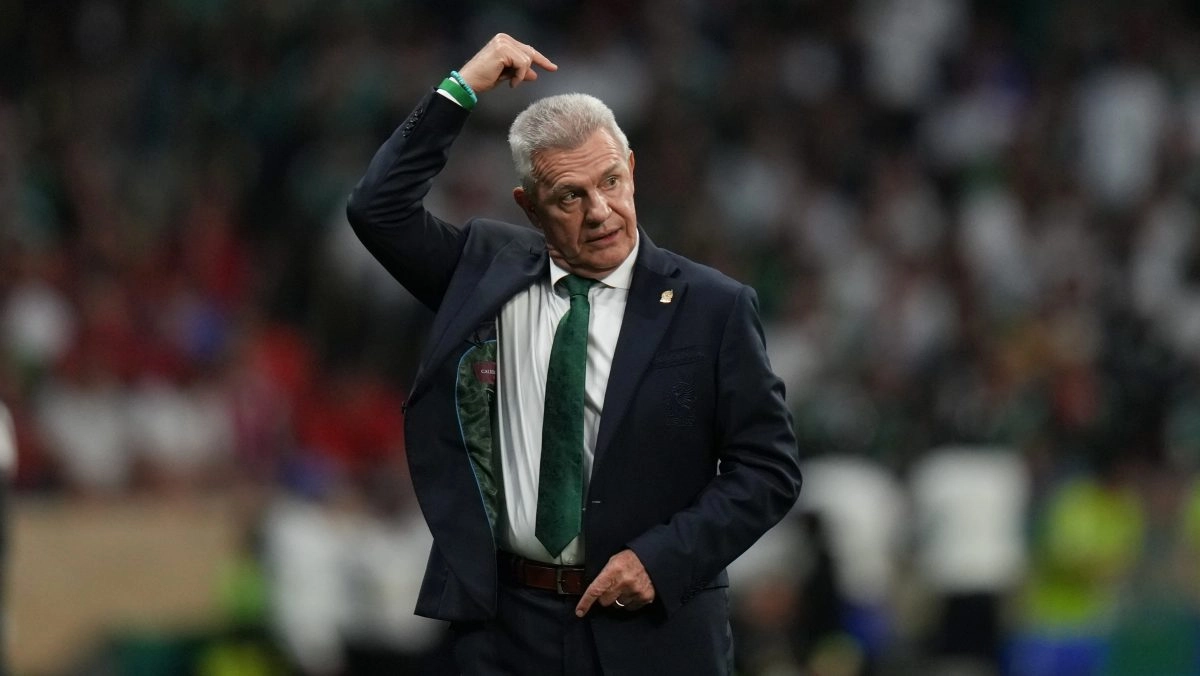 Javier Aguirre looks for a perfect match and beat England