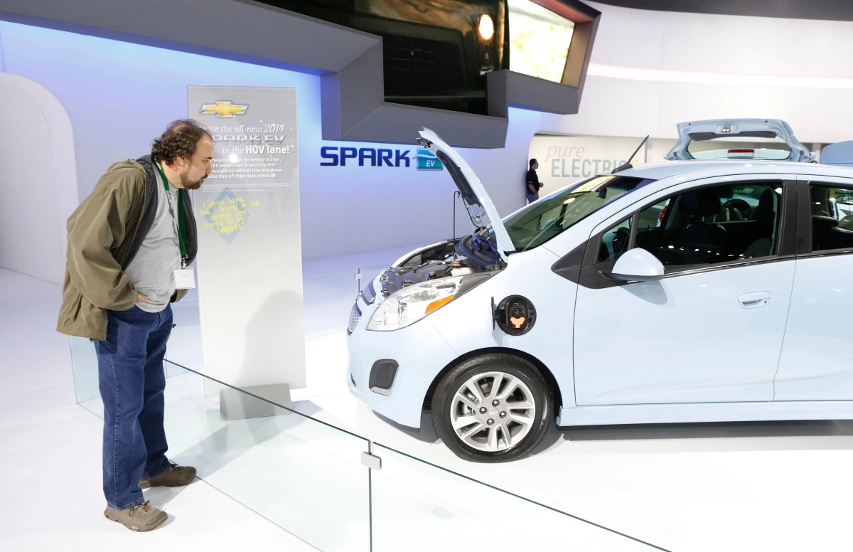 California launches 3500 rebate for electric vehicle purchases
