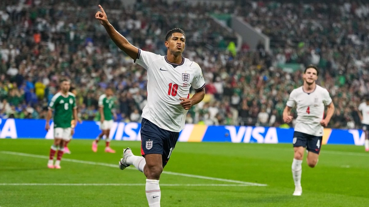 Sing and dont cry Mexico fought until the last minute but couldnt against England and leaves the World Cup