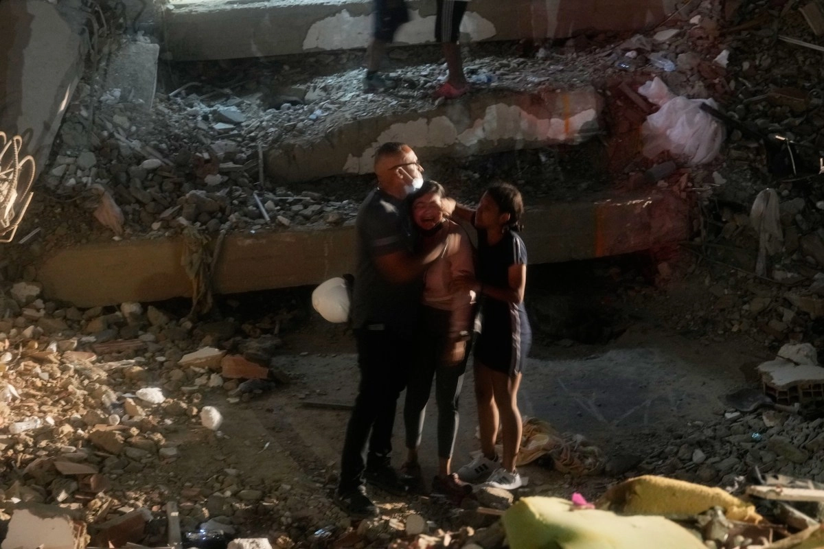 Venezuela updates 3535 dead and more than 16700 injured after earthquakes