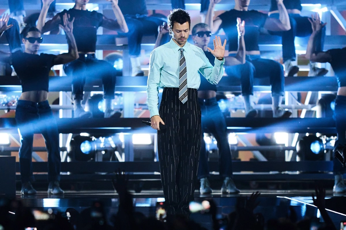 Harry Styles breaks Guinness record for most shows at Wembley Stadium