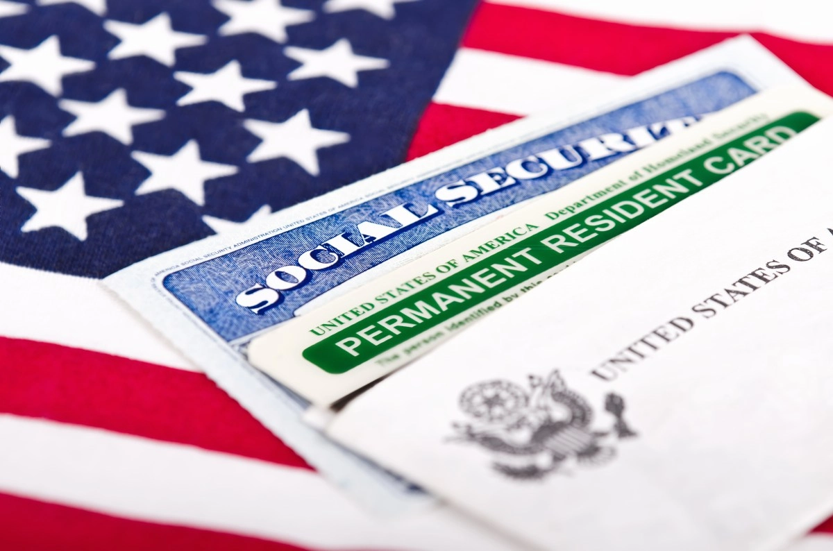 Can Green Card workers apply for Social Security benefits