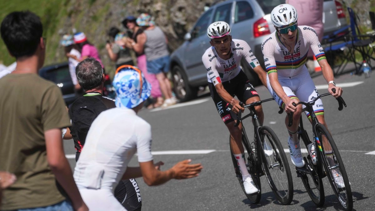 Isaac del Toro gets on the overall podium in the Tour de France after the sixth stage