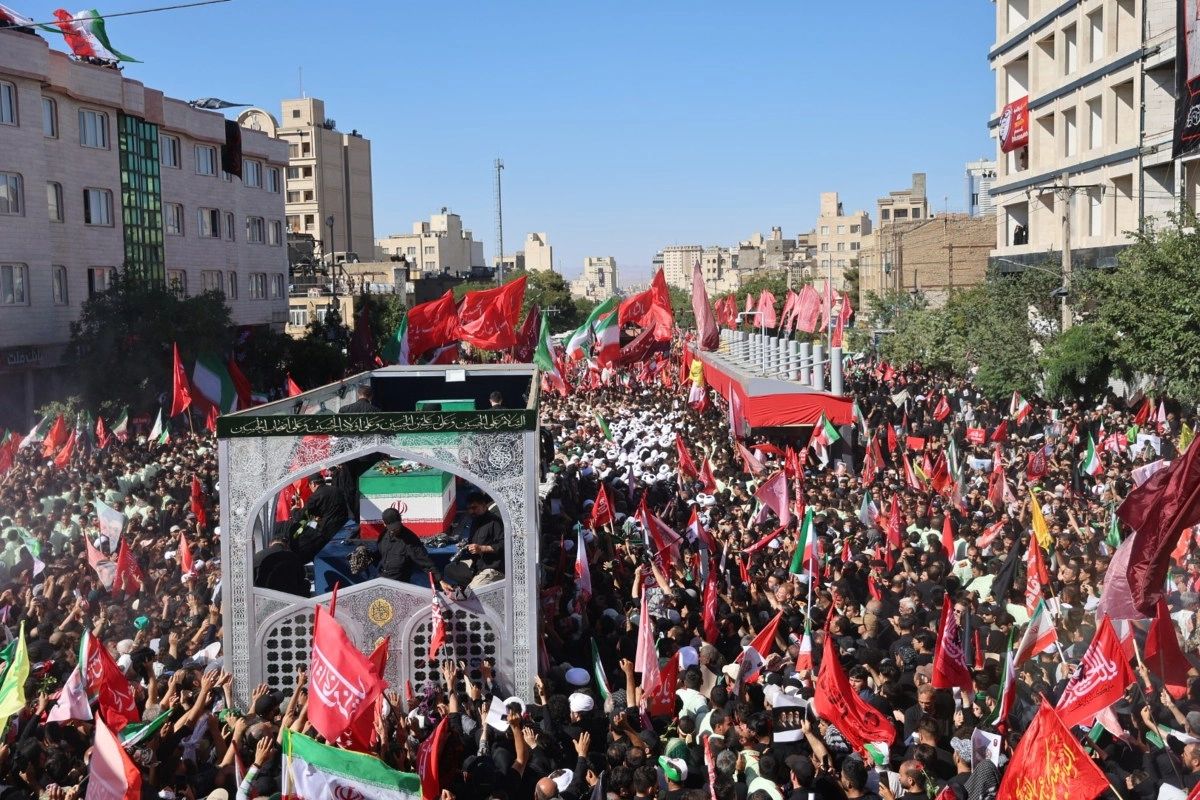 Iran responds to the US with attacks on its bases and facilities in Kuwait Bahrain and Qatar