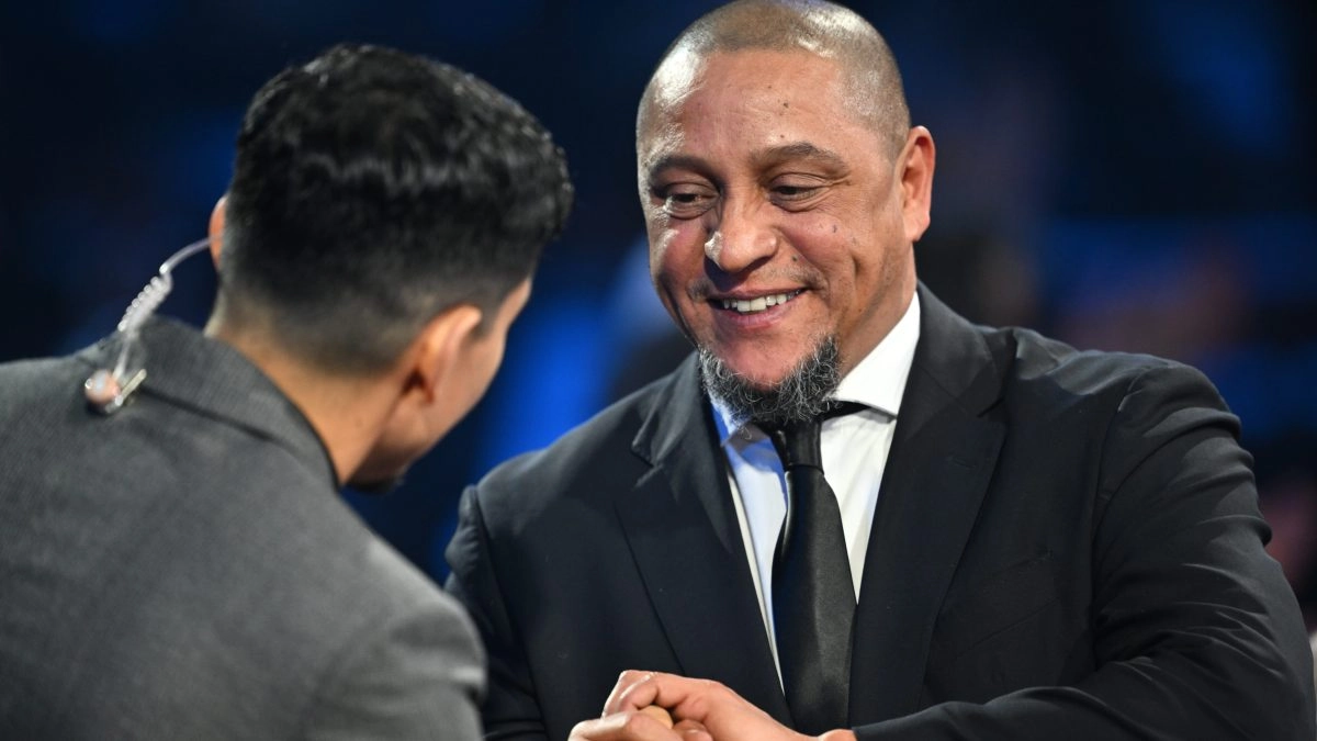 Roberto Carlos believes that Messi could play another World Cup