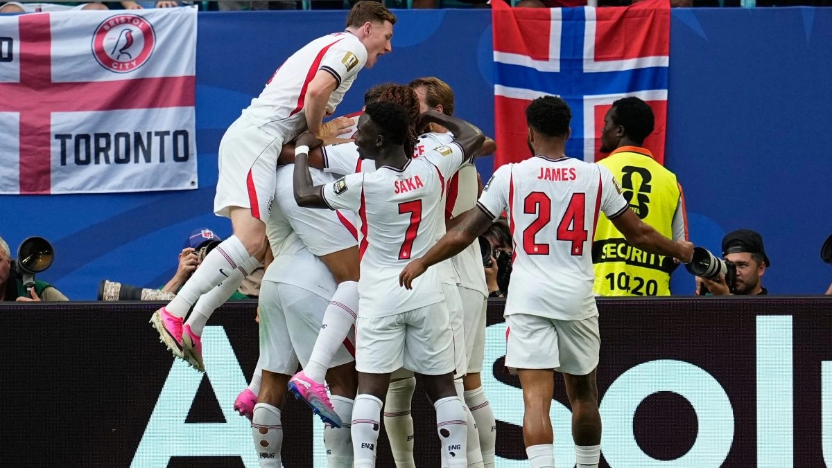 Jude Bellingham guides England to semifinals with double against Norway