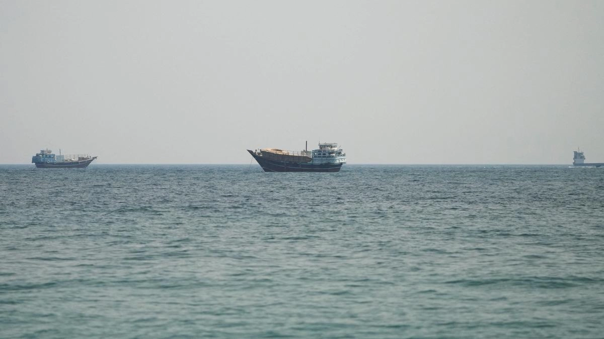 US assures that the Strait of Hormuz is open while exchanging attacks with Iran