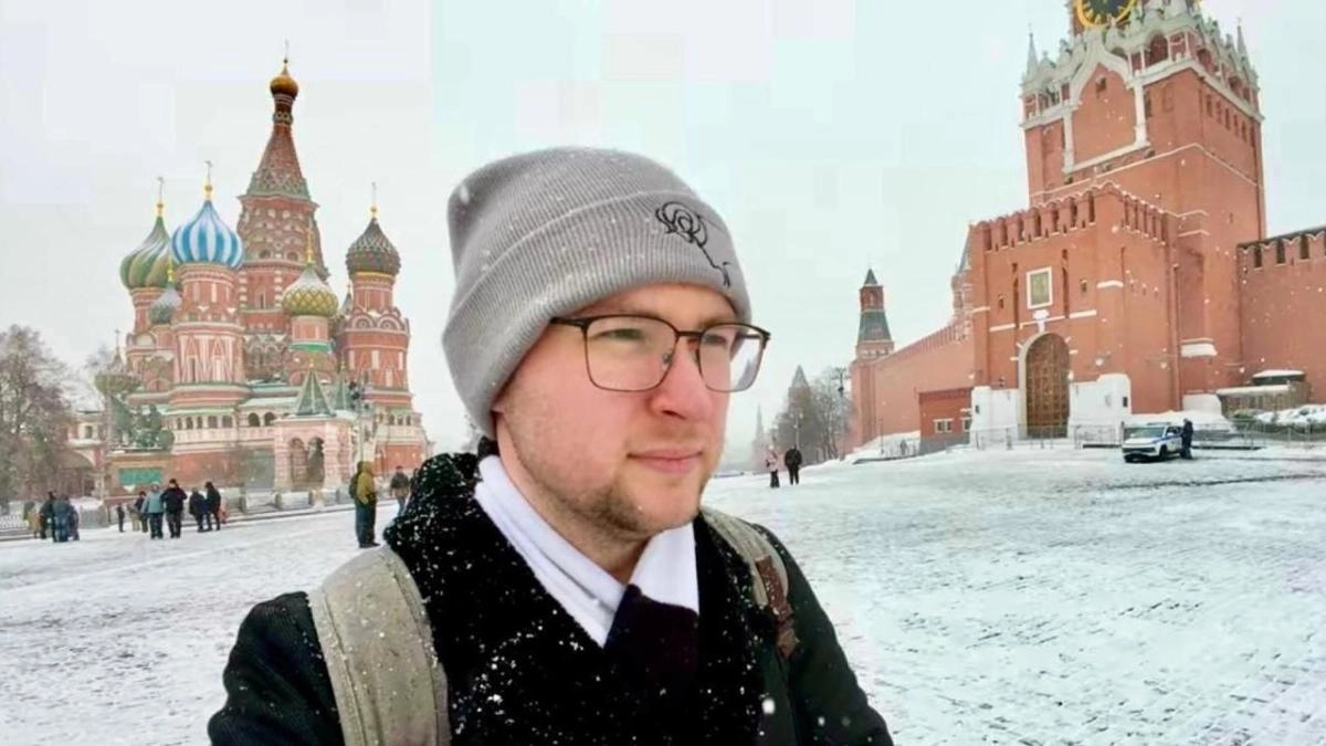 People who move from the West to Russia in search of traditional values and the reality they find