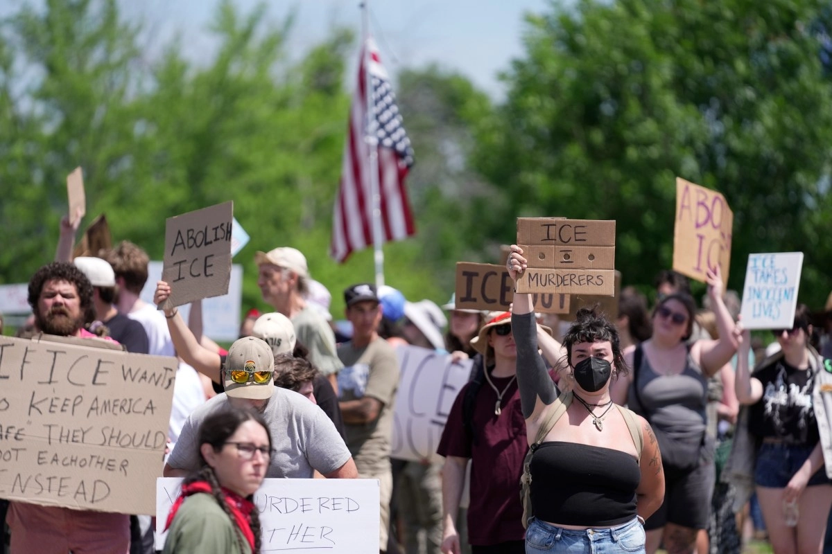 Death of Colombian immigrant during ICE operation sparks protests in Maine