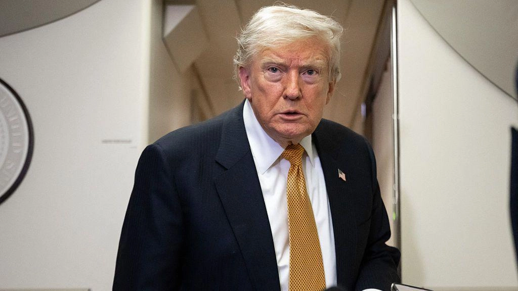 Trump reestablishes the blockade of Iranian ports and imposes a 20 surcharge on cargo transiting the Strait of Hormuz