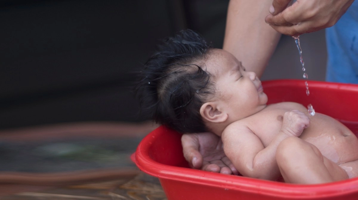 Debunking the myth of bathing with cold water to reduce fever