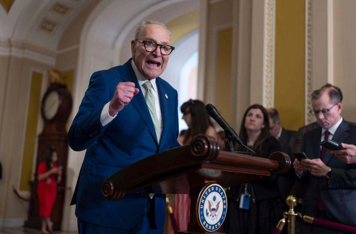 Schumer blames Republicans for deaths in ICE operations and demands urgent reforms