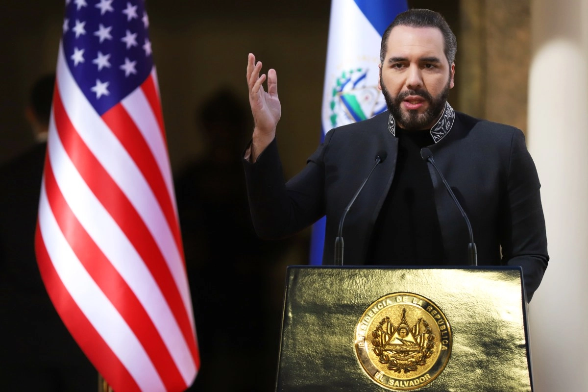 Trump receives Bukele at the White House in a show of support for the third term in El Salvador