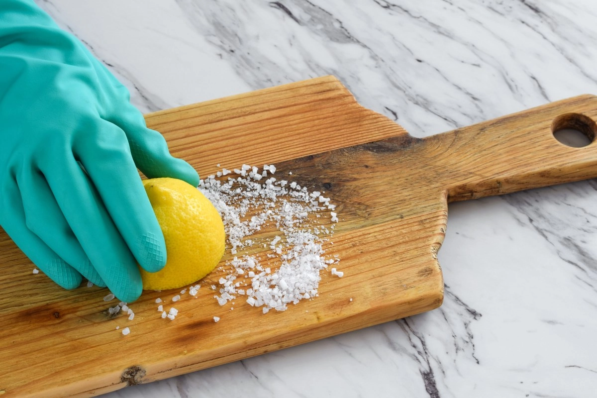 How to Clean Your Wooden Cutting Board 1Minute Trick That Kills Bacteria