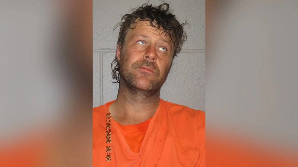 Man arrested for traveling naked on moving train in Colorado