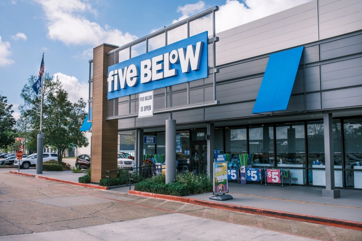 Five Below announces the opening of 9 more stores “coming soon”