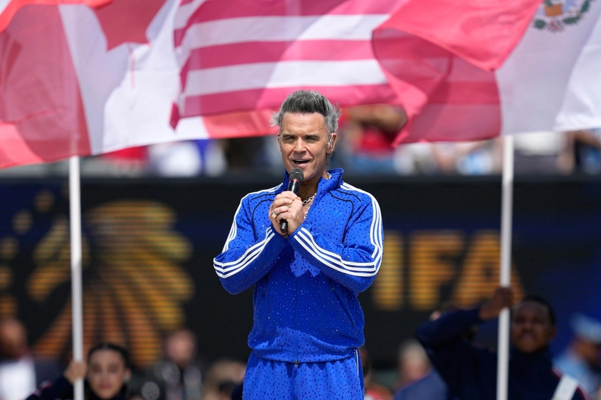 Robbie Williams responds to accusations of substance use after video at the 2026 World Cup