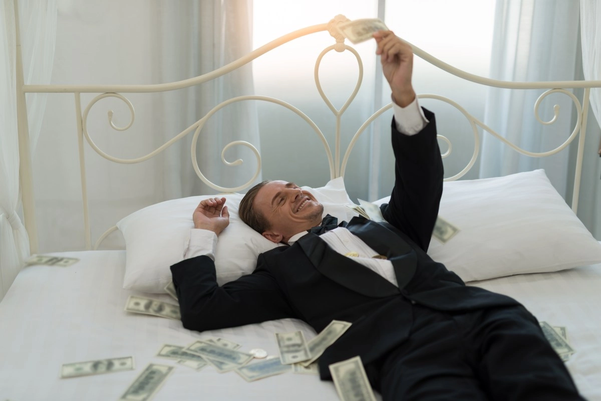 The spiritual meaning of dreaming that you win the lottery: will you be rich?