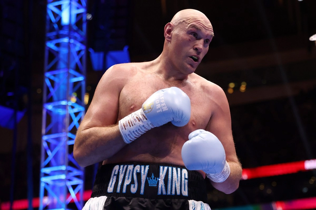 Tyson Fury met the scales and is ready to fight in Thailand