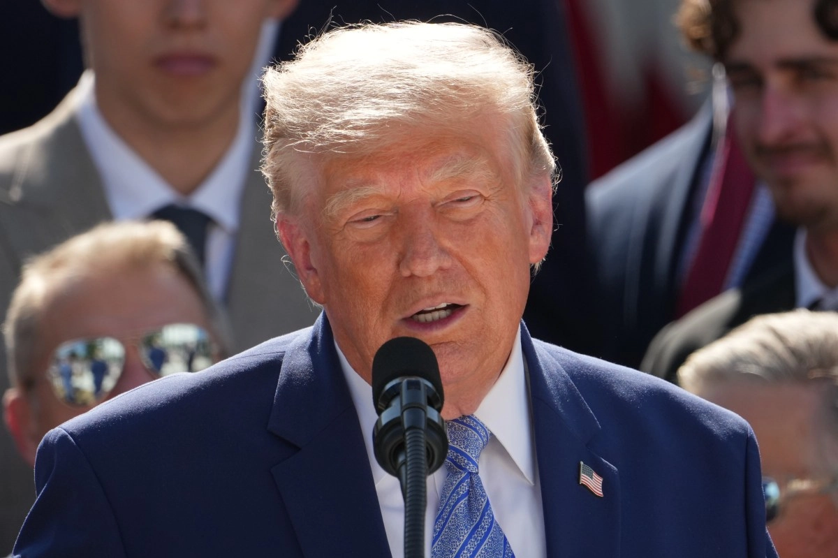 Trump announces tariffs of 10 and 125 on 60 countries Mexico is included