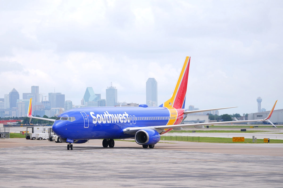 ICE arrests an immigrant who, for five years, worked as a flight attendant for Southwest Airlines
