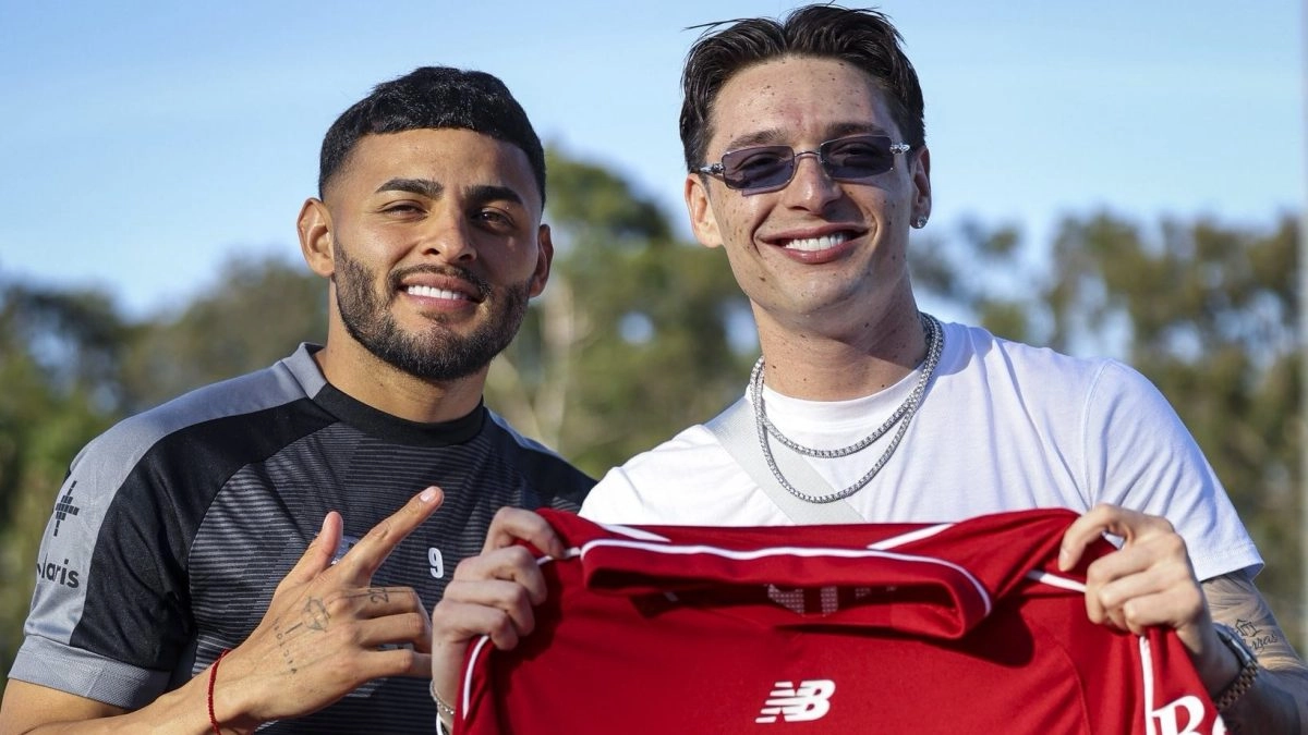 Did you switch to the Atlas Featherweight showed his support for Toluca before facing the Machine
