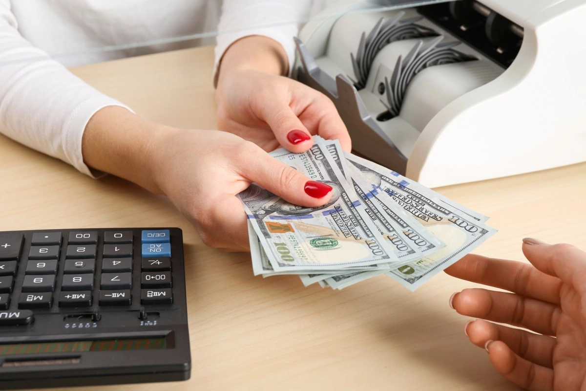 6 things you should know if you plan to withdraw 5000 or more from your US bank account