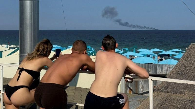 The contrast of Odessa, the Ukrainian resort with luxury tourism and daily bombings from Russia
