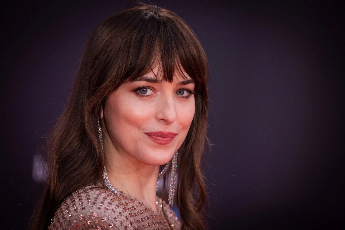 Dakota Johnson surprises as Marilyn Monroe in first look of her new biopic