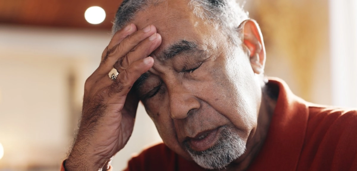 Study reveals that economic difficulties can accelerate brain aging