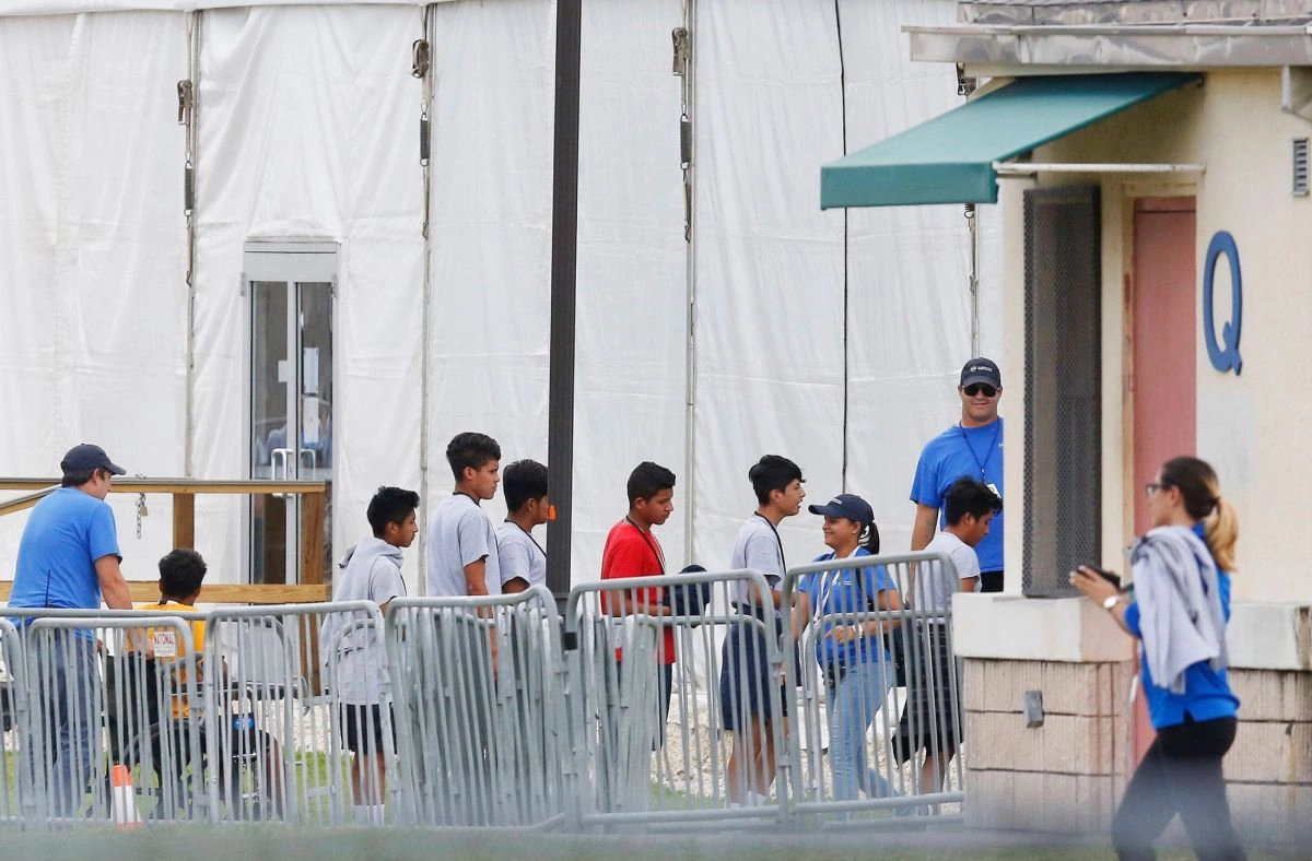 Thousands of immigrant children would be left without legal defense due to the end of a federal contract