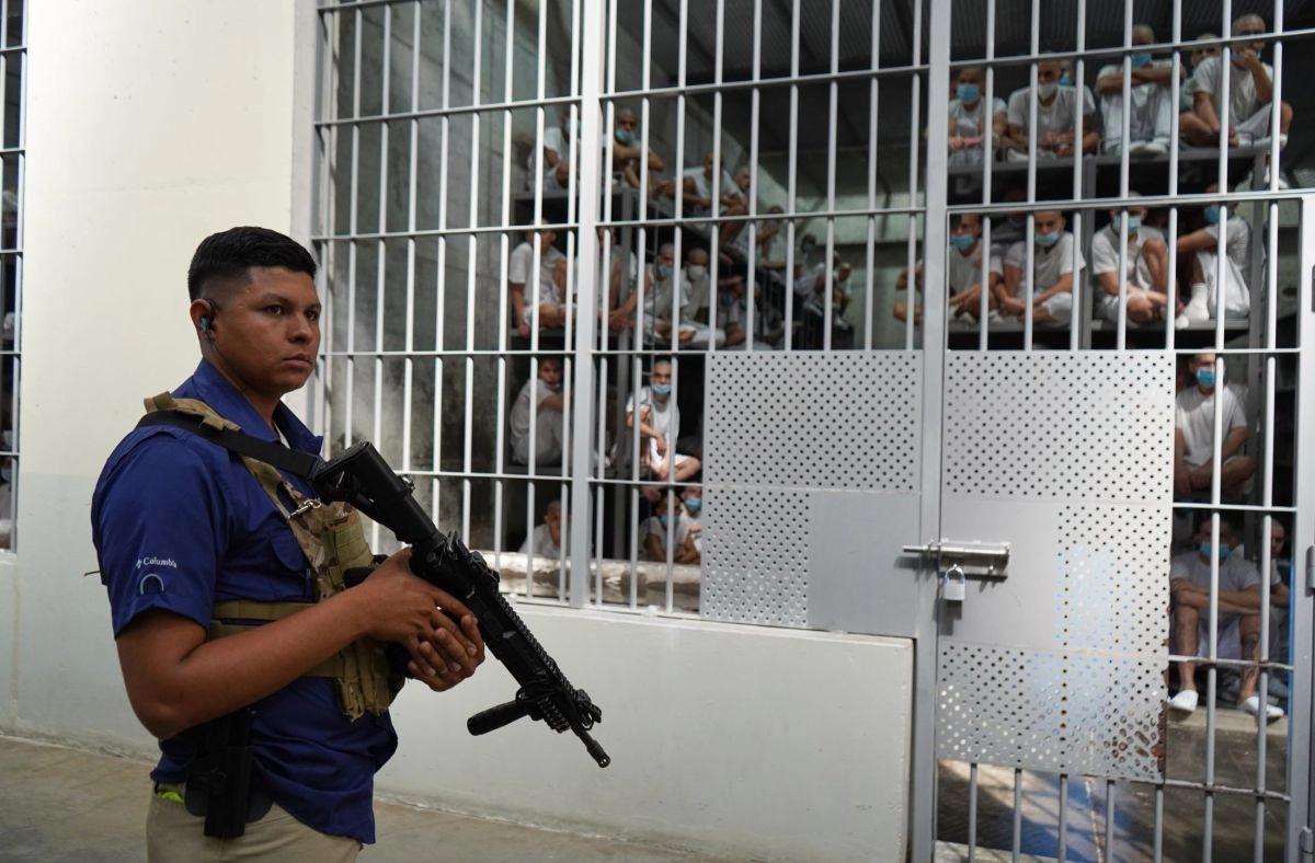 Venezuelans sue ICE contractors for sending them to prison in El Salvador and suffering torture