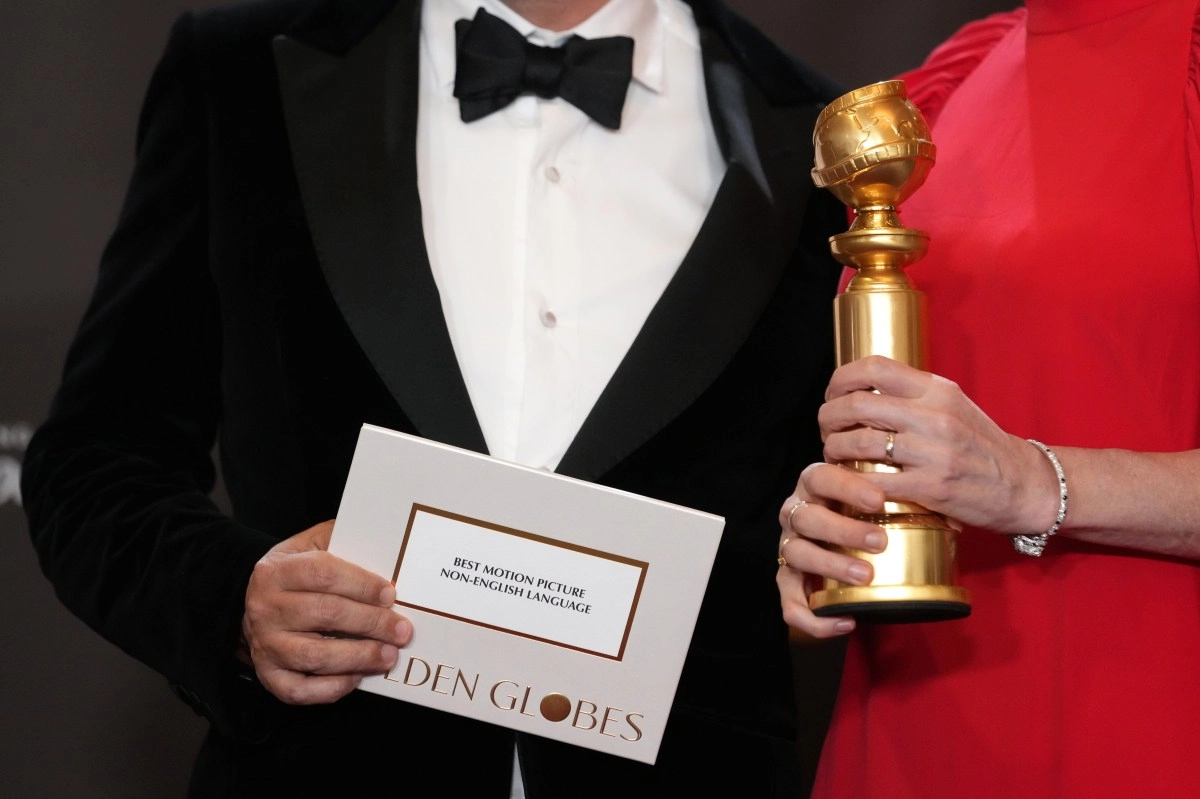 Golden Globes owners sued for sale of awards