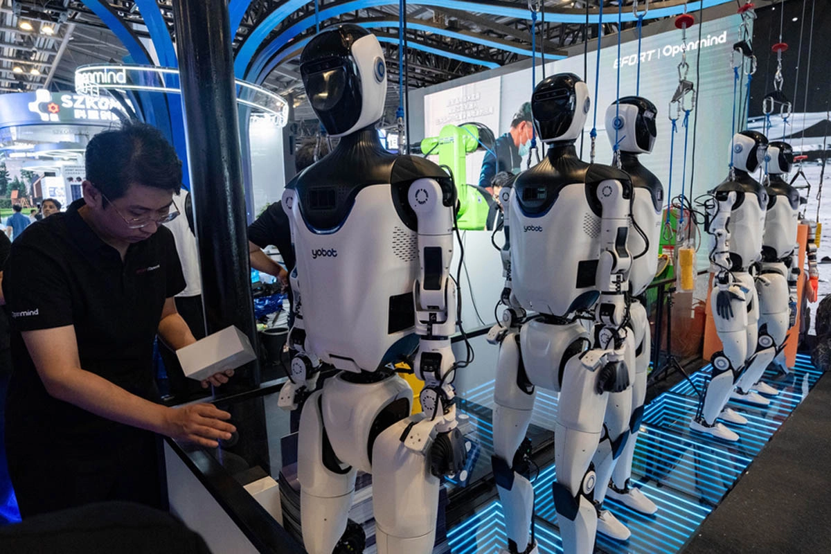 The US bans imports of Chinese robots, considering them a threat to national security