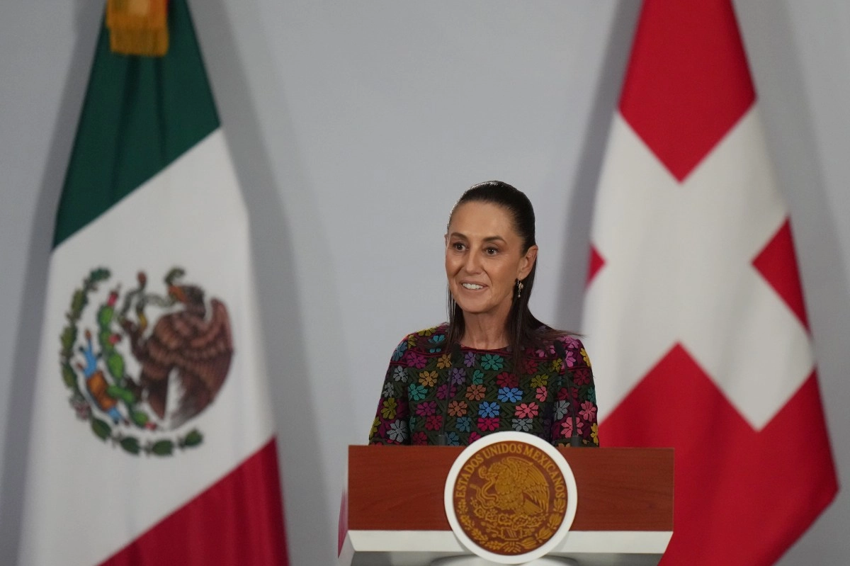 La Opinión Hoy: Claudia Sheinbaum is accused of challenging Trump's policy towards Cuba