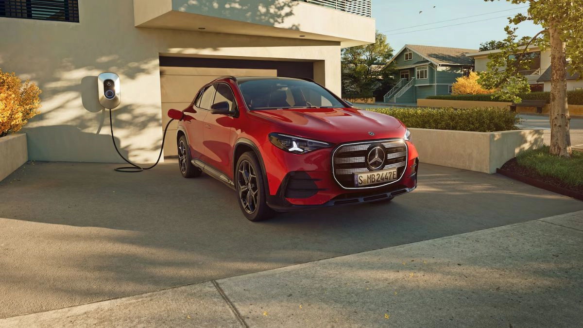 Mercedes-Benz GLA 2028 arrives with AI and a new electric version