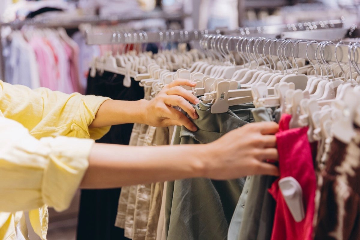 US cities where buying clothes weighs more and less in the pockets of households
