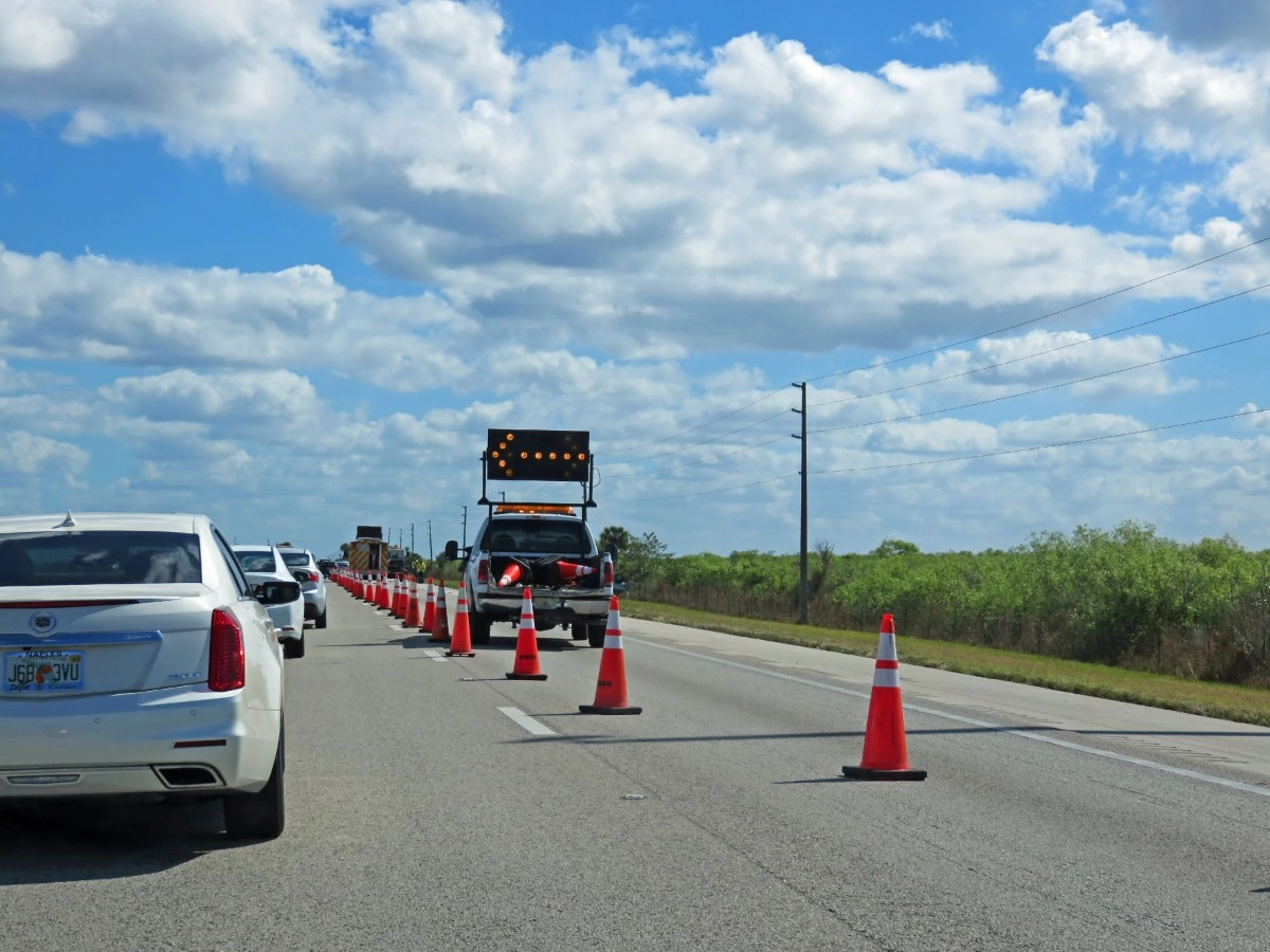 Authorities arrest four people after a street takeover that paralyzed I-75 in Florida