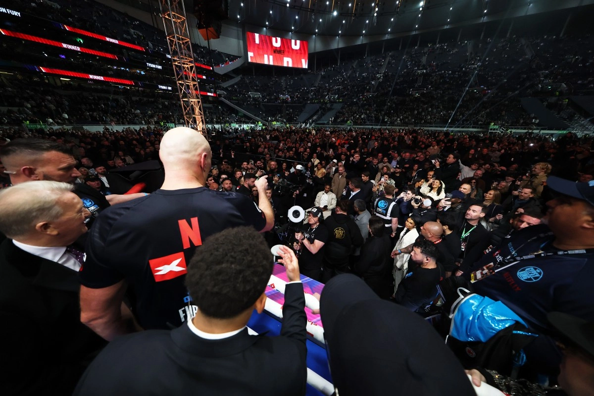Anthony Joshua and Tyson Fury would have the stage to fight and it will be outside of England