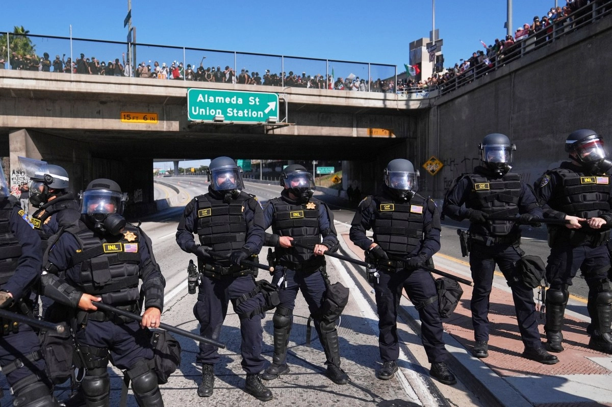 Hispanic man sentenced for attacking patrol car during demonstration against ICE in Los Angeles