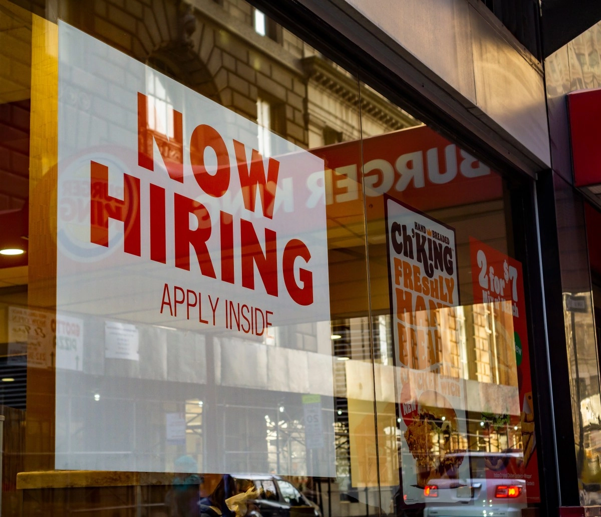 Job offers in the US fell to 7.4 million during the month of June