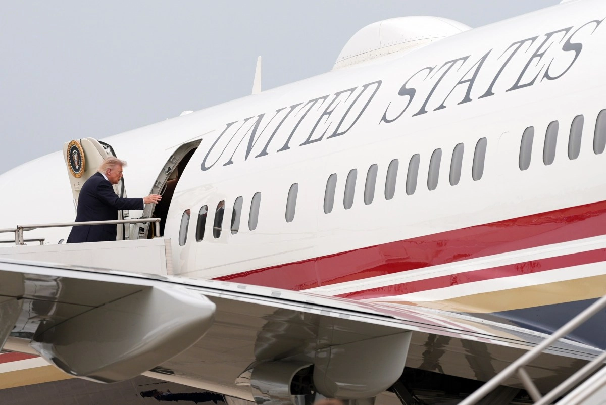 Trump travels to his golf club in Los Angeles to attend a Republican Party event