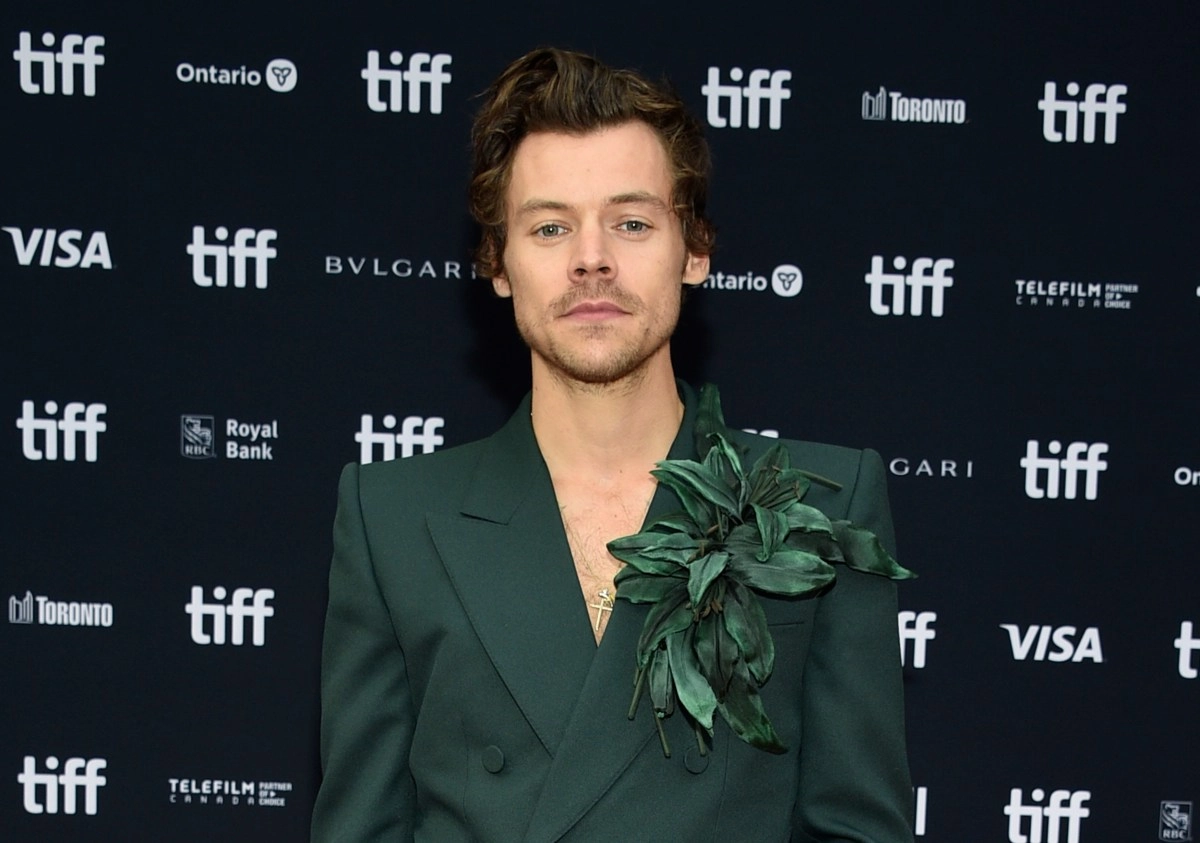 Harry Styles and Zoë Kravitz star in a romantic picnic in a park in Mexico City