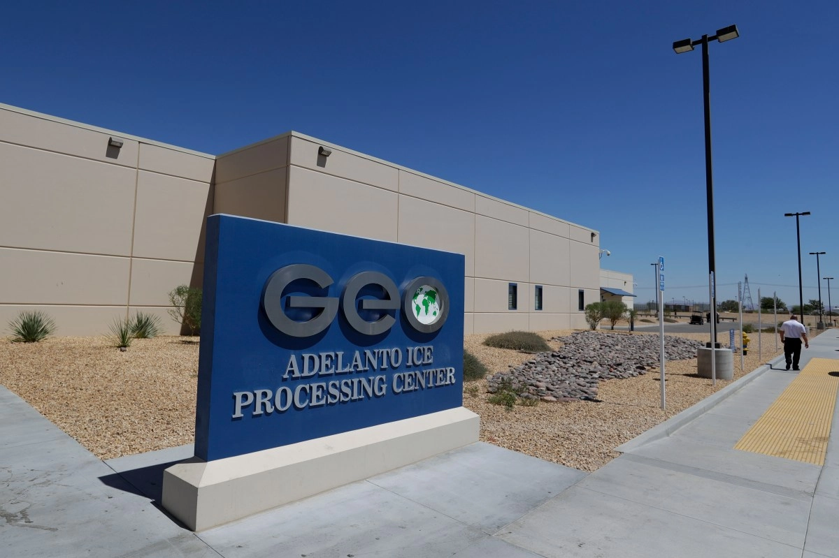 Unsanitary water at ICE detention center in Adelanto, immigrant complaint