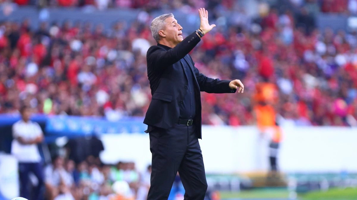 Hernán Crespo pays floor rights and adds his second defeat with Atlas