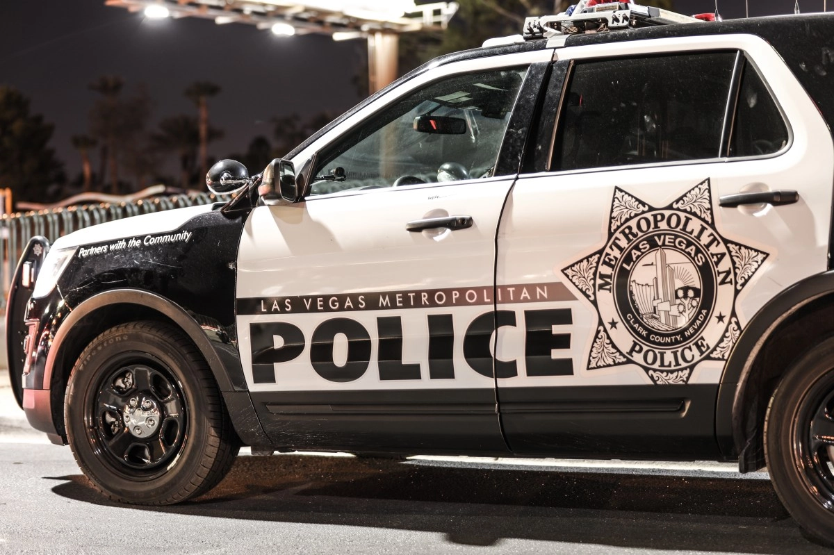 Las Vegas police officer dies after shootout with gunman acting erratically