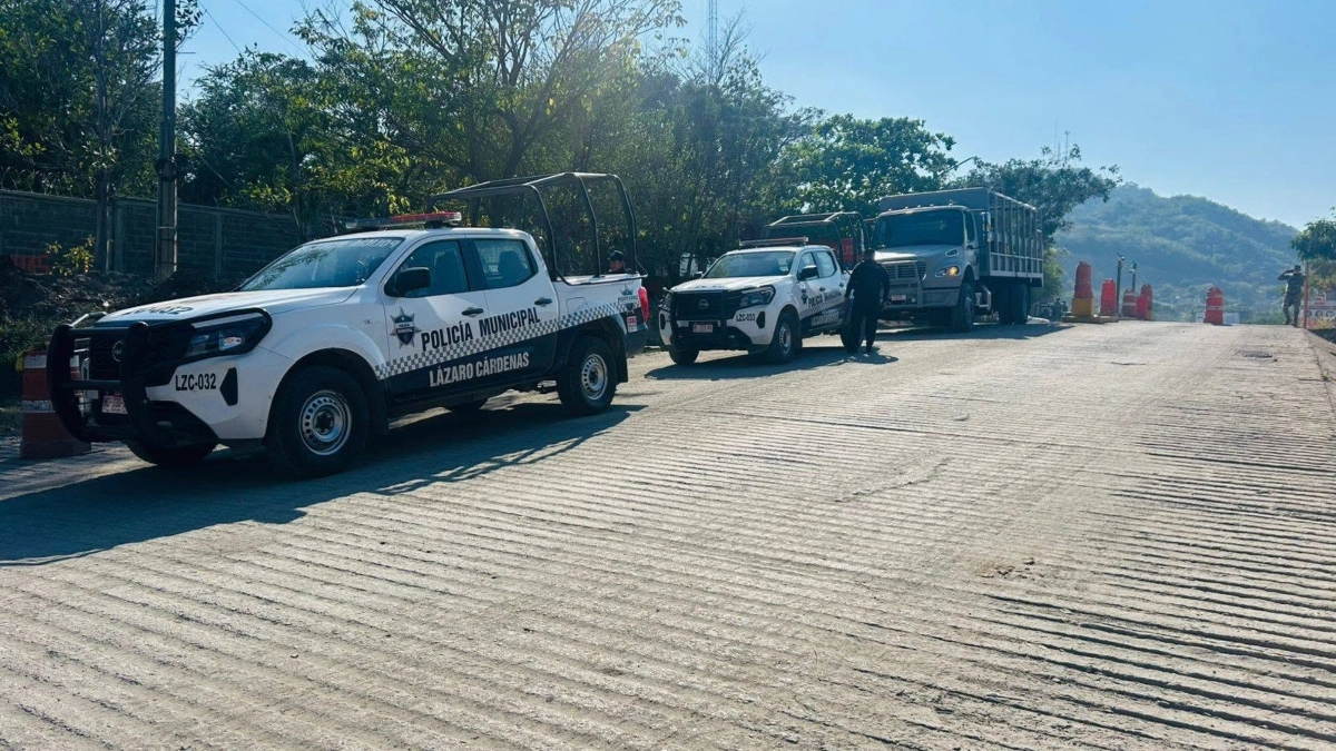 Dozens of families abandon their homes in Michoacn after the violent war between cartels